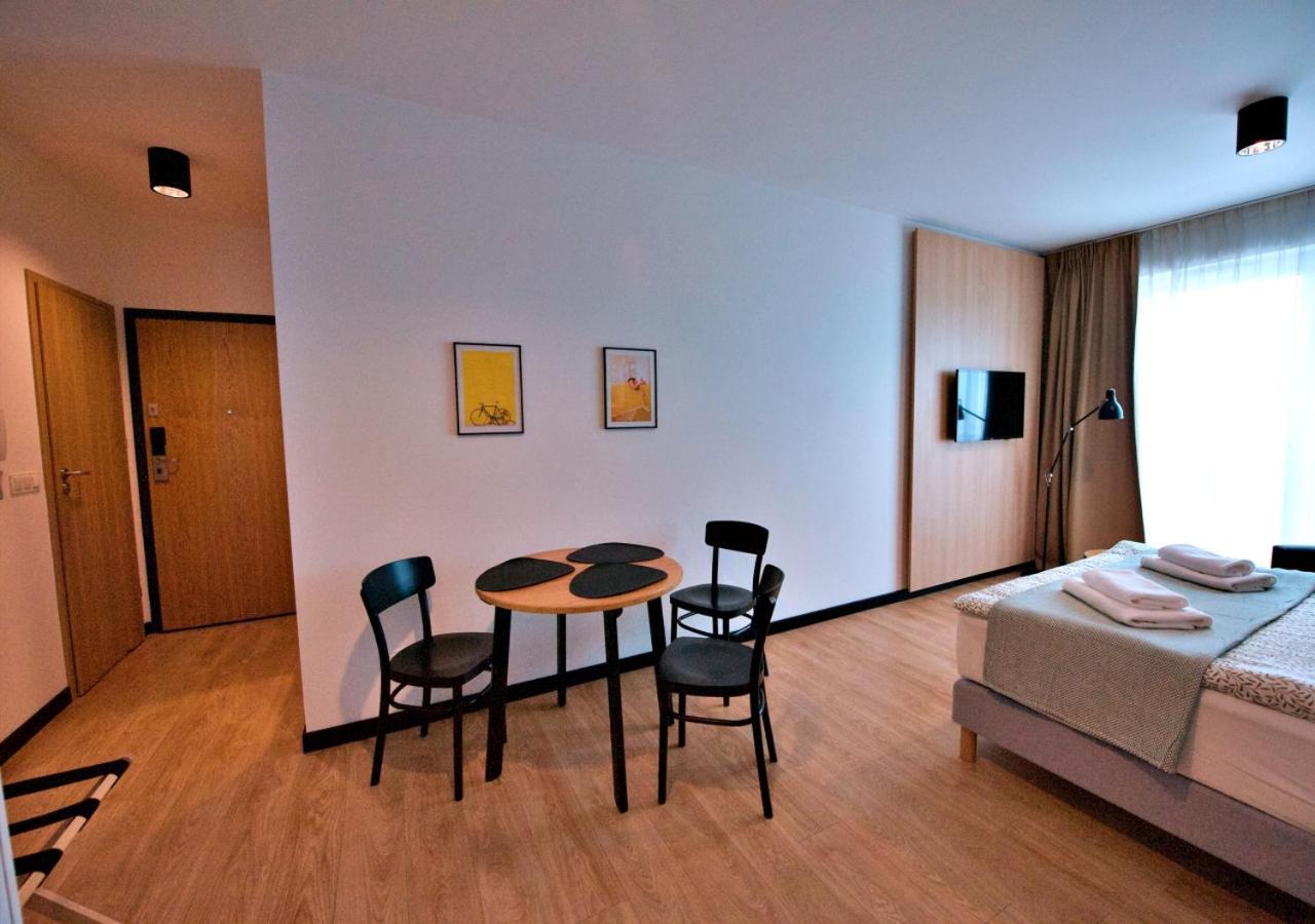 Bk Aparthotel Praga - National Stadium - Comfortable Apartment For 4 People Varşova Dış mekan fotoğraf