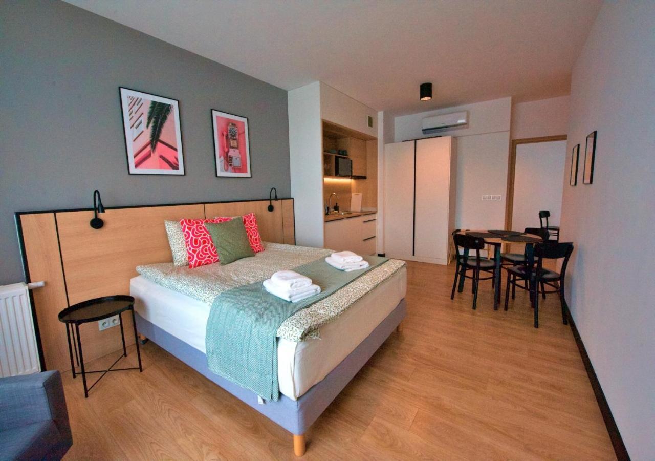 Bk Aparthotel Praga - National Stadium - Comfortable Apartment For 4 People Varşova Dış mekan fotoğraf