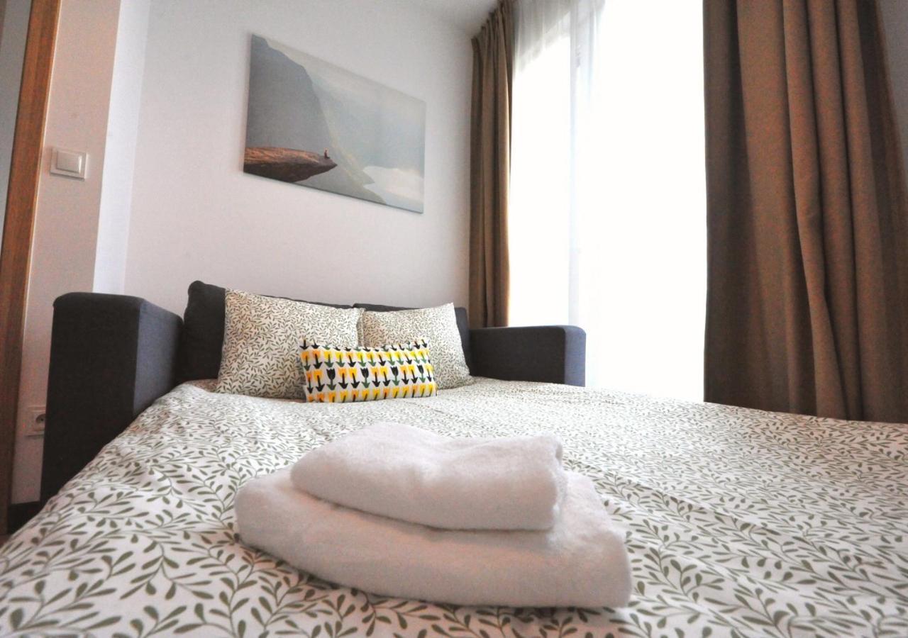 Bk Aparthotel Praga - National Stadium - Comfortable Apartment For 4 People Varşova Dış mekan fotoğraf