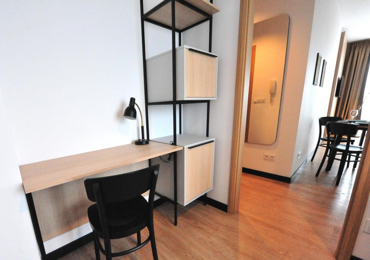 Bk Aparthotel Praga - National Stadium - Comfortable Apartment For 4 People Varşova Dış mekan fotoğraf