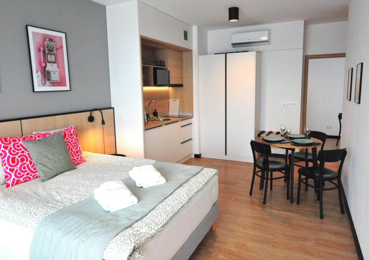 Bk Aparthotel Praga - National Stadium - Comfortable Apartment For 4 People Varşova Dış mekan fotoğraf